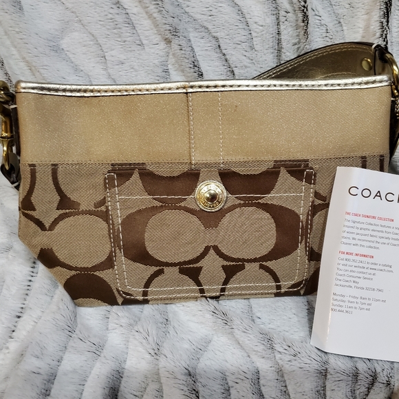 COACH STEIPE AND BROWN / GOLD LEATHER WRISLE - Picture 7 of 8